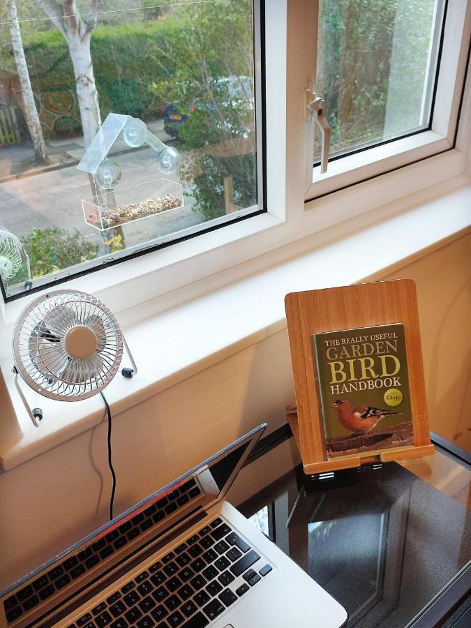 Kew Gardens - Private Double Room Richmond London - Homestay Exteriör bild