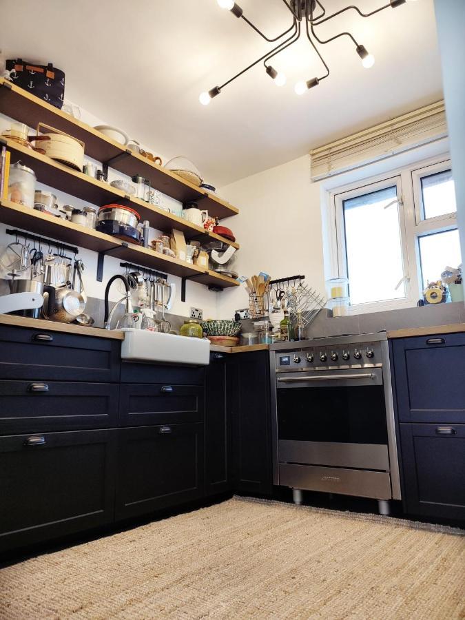 Kew Gardens - Private Double Room Richmond London - Homestay Exteriör bild
