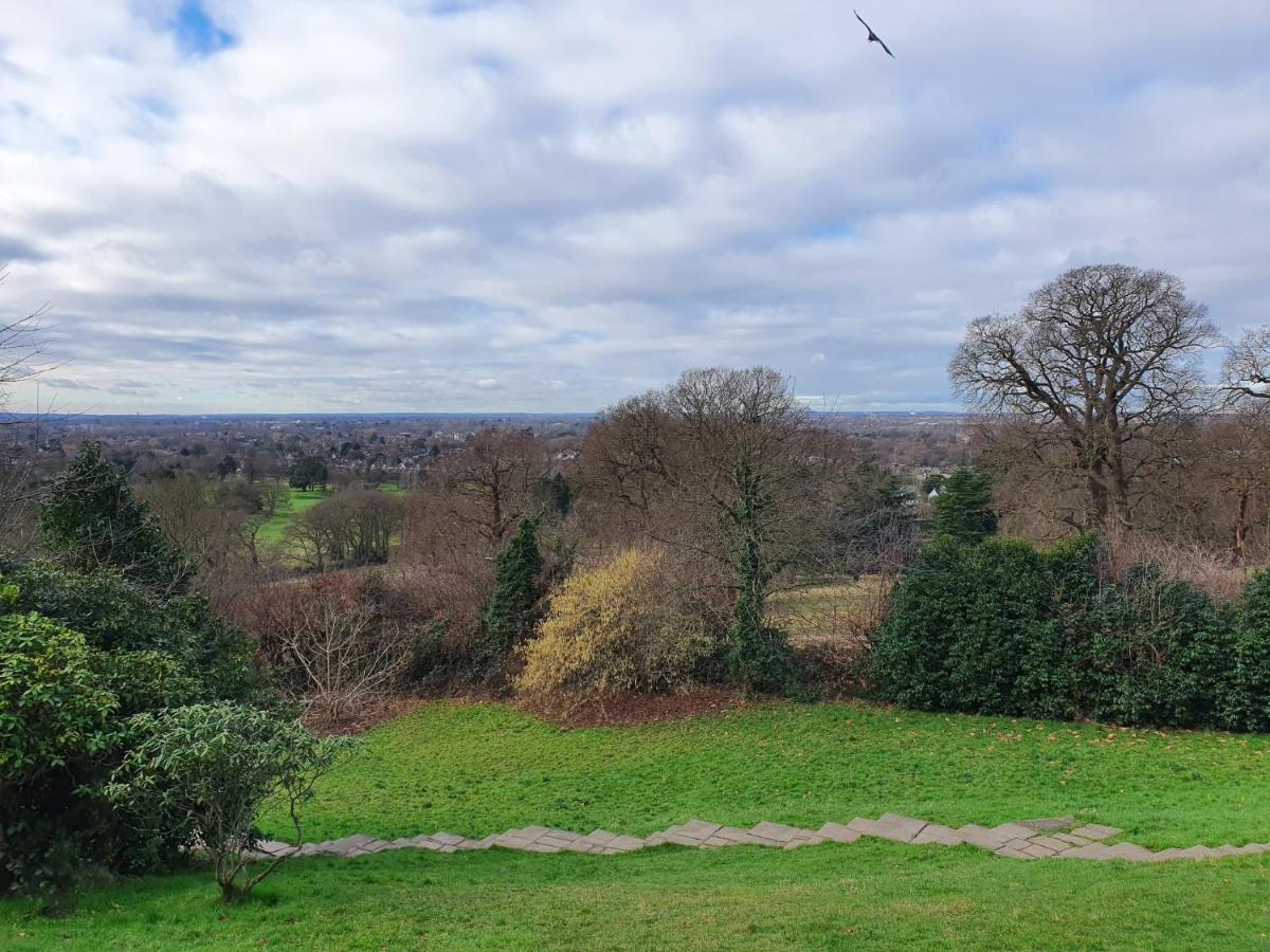 Kew Gardens - Private Double Room Richmond London - Homestay Exteriör bild