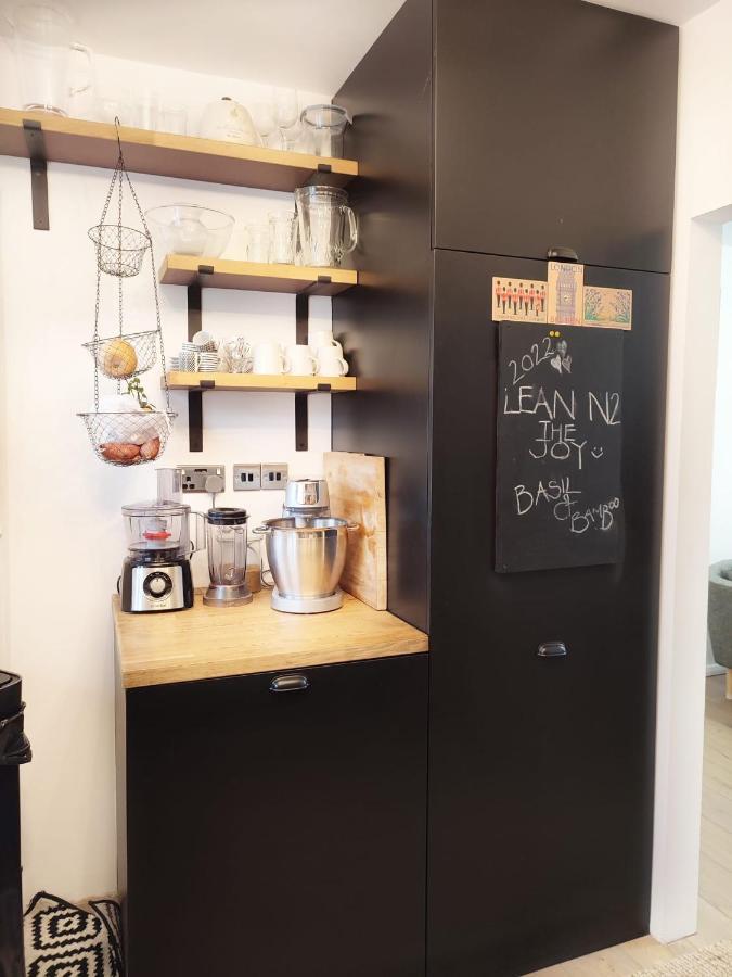 Kew Gardens - Private Double Room Richmond London - Homestay Exteriör bild
