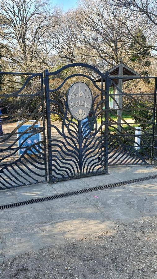 Kew Gardens - Private Double Room Richmond London - Homestay Exteriör bild