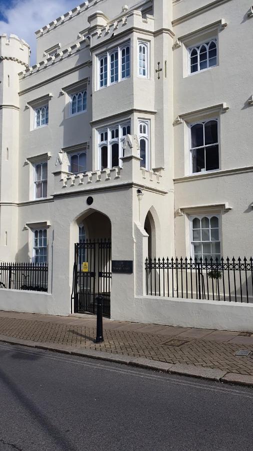 Kew Gardens - Private Double Room Richmond London - Homestay Exteriör bild
