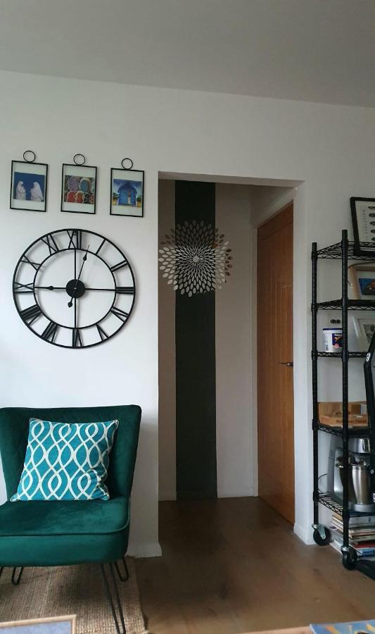 Kew Gardens - Private Double Room Richmond London - Homestay Exteriör bild
