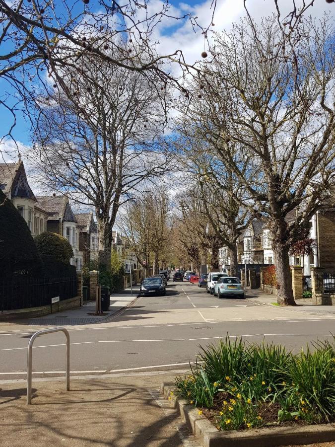 Kew Gardens - Private Double Room Richmond London - Homestay Exteriör bild