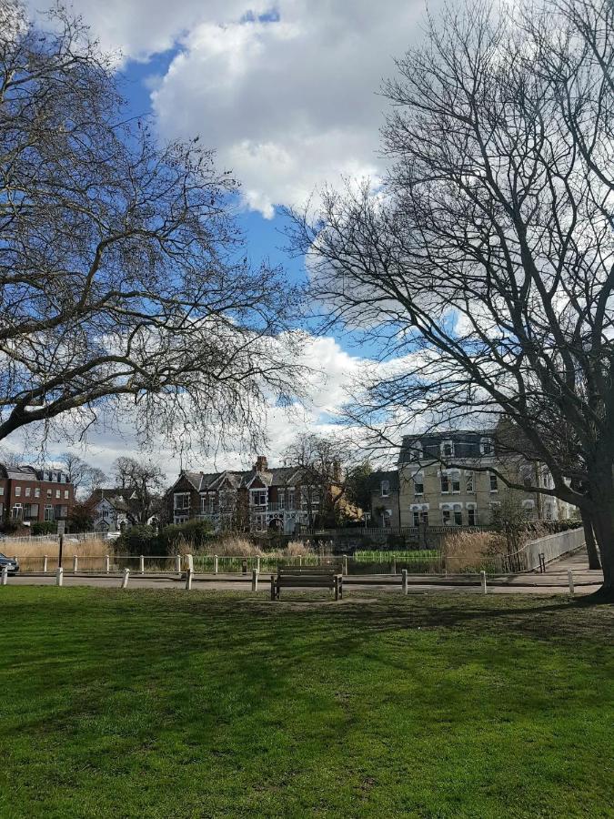 Kew Gardens - Private Double Room Richmond London - Homestay Exteriör bild
